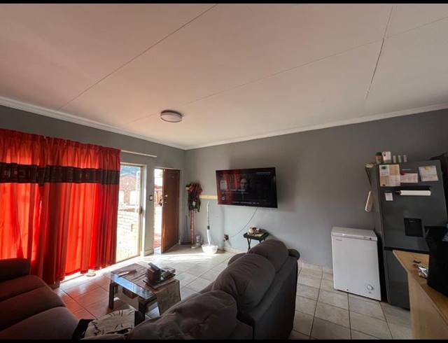 3 BEDROOM PROPERTY TO RENT IN BIRCHLEIGH NORTH